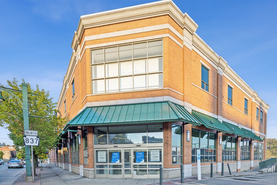 133 W 8th Ave, Homestead, PA for lease - Building Photo - Image 3 of 20