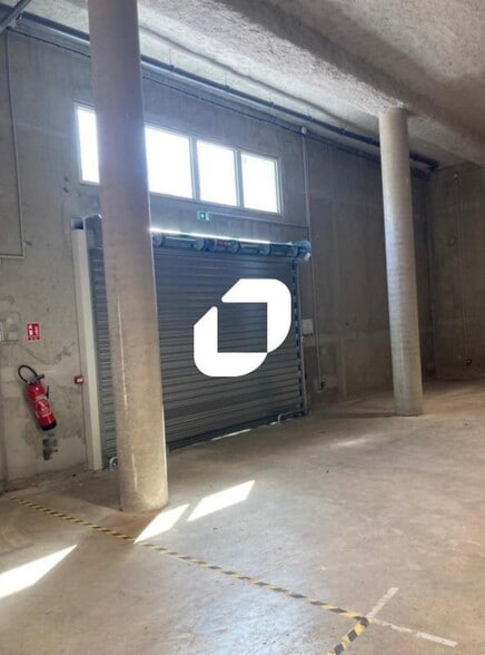 Flex in Lyon for lease - Building Photo - Image 3 of 8