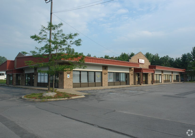 762-770 Route 3, Plattsburgh, NY à vendre - Photo du bâtiment - Image 2 de 7