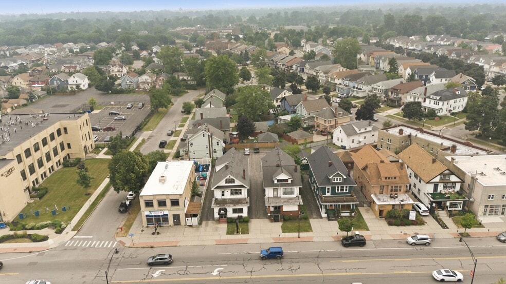 1357-1361 Hertel Avenue portfolio of 2 properties for sale on LoopNet.ca - Building Photo - Image 3 of 10