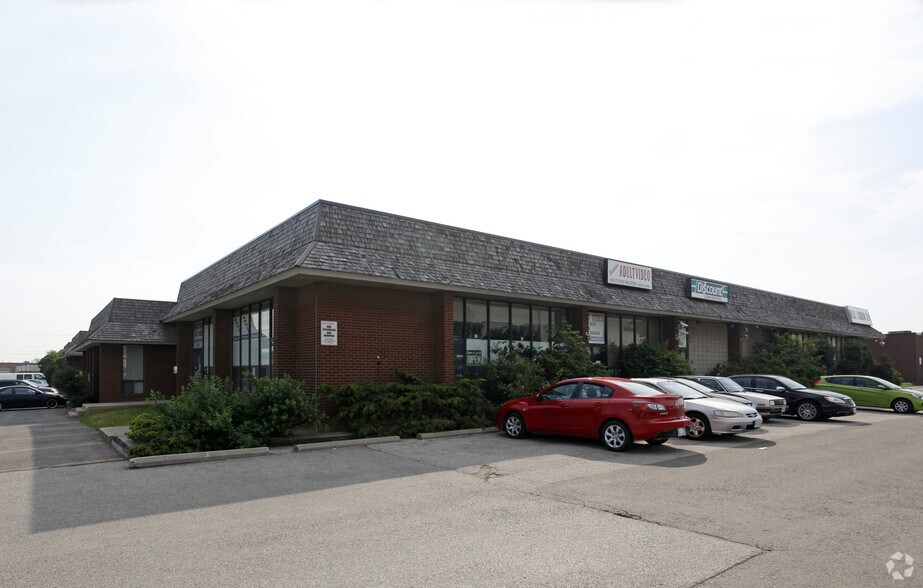 1616 Matheson Blvd, Mississauga, ON à louer - Photo du bâtiment - Image 3 de 6