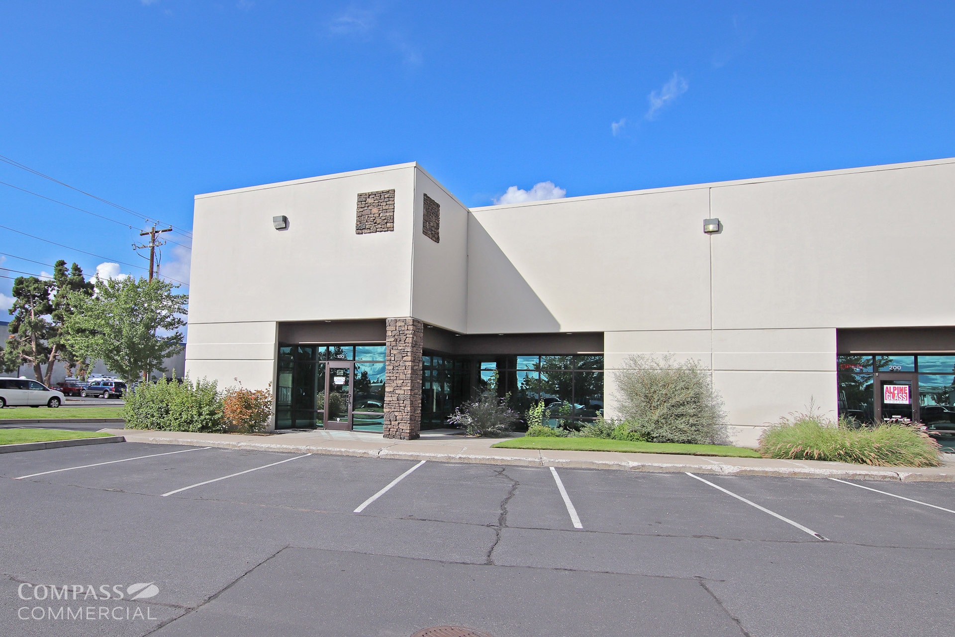 62971 Plateau Dr, Bend, OR for lease Building Photo- Image 1 of 7