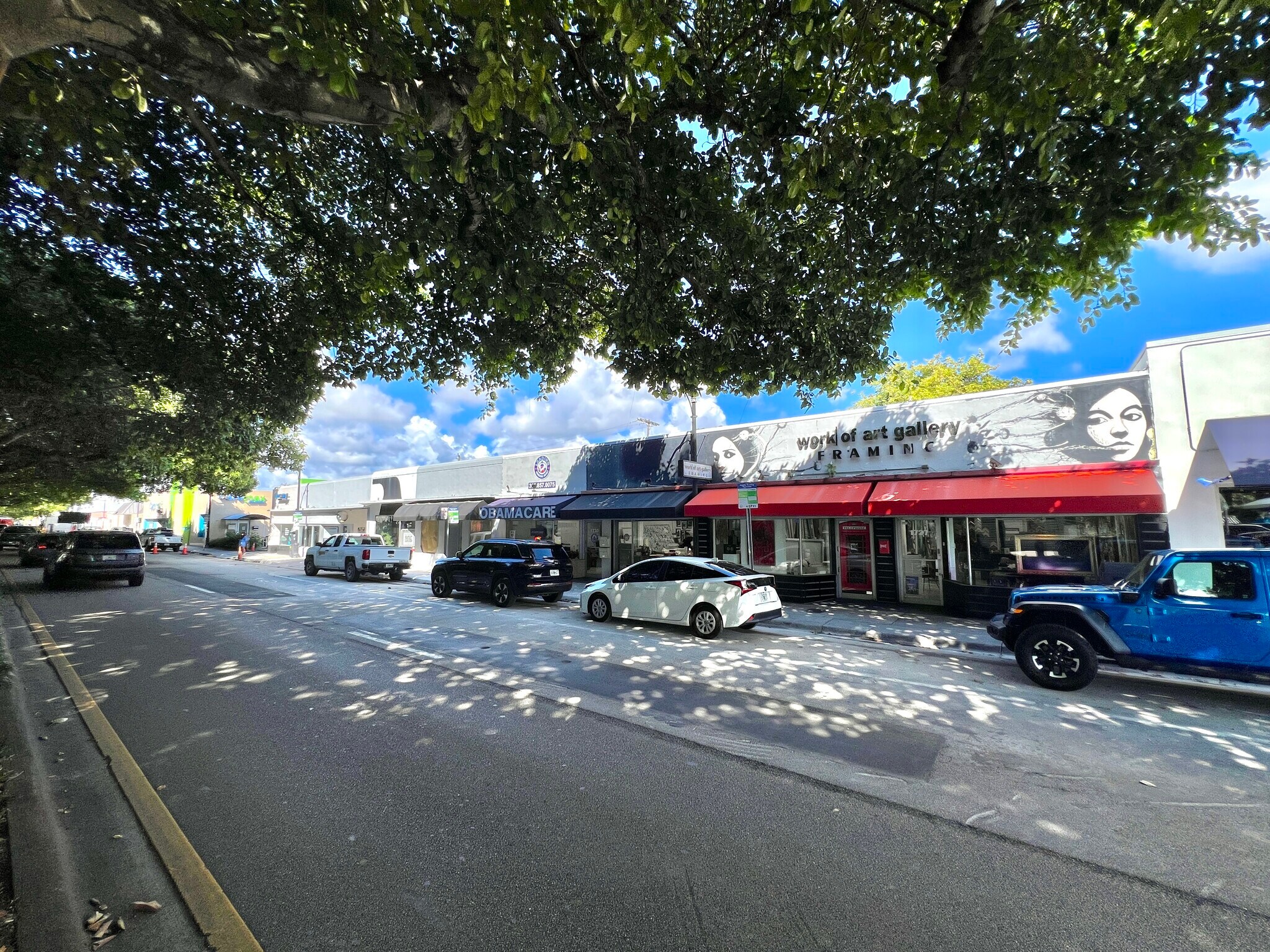 1743 SW Coral Way, Miami, FL à vendre Photo du bâtiment- Image 1 de 13