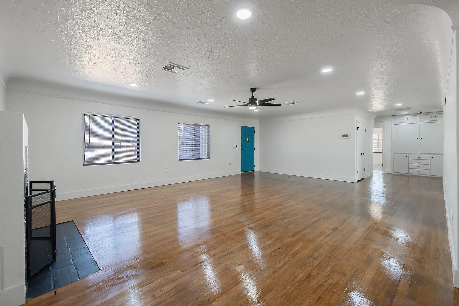 21199 S Feland Ave, Riverdale, CA for lease Interior Photo- Image 1 of 7