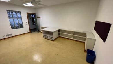 1124 Florence Ave, Evanston, IL for lease Interior Photo- Image 2 of 2