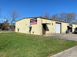 6582 Westwood Blvd, Beaumont, TX for lease Interior Photo- Image 2 of 5