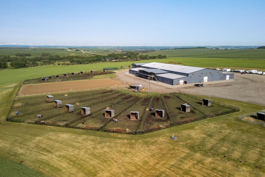 3245 Township Road 292, Madden, AB à vendre - Photo du bâtiment - Image 1 de 27