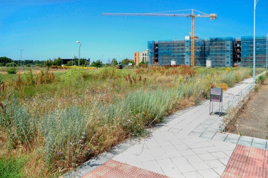 Land in León, León for sale - Primary Photo - Image 3 of 11