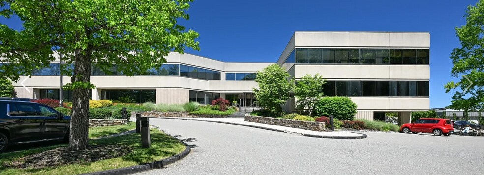 90 Grove St, Ridgefield, CT à vendre - Photo du bâtiment - Image 3 de 40