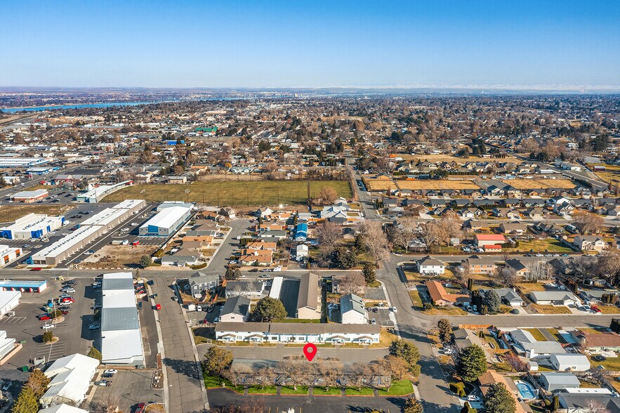 6721 W Kennewick Ave, Kennewick, WA à vendre - Photo du bâtiment - Image 2 de 11