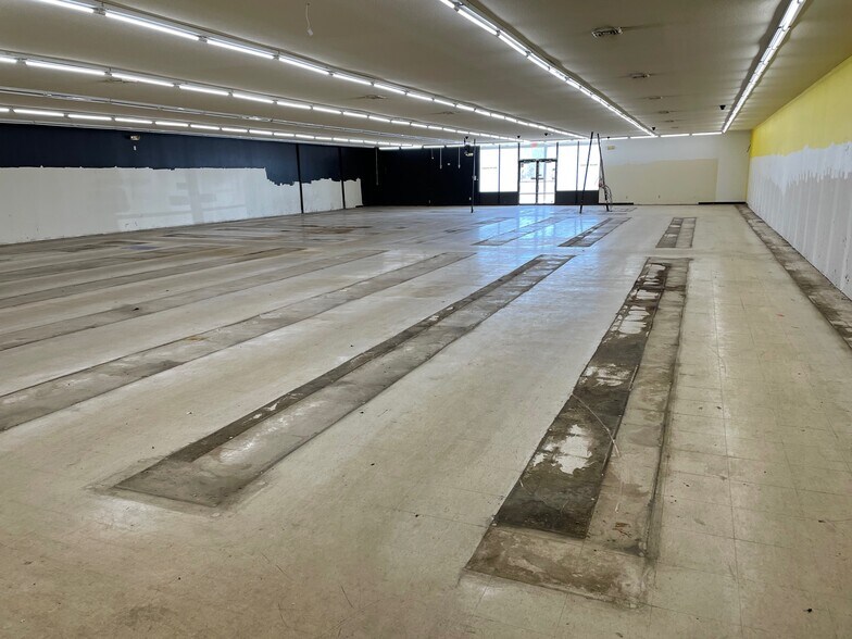 5717 Il Route 78, Virginia, IL à vendre - Photo intérieure - Image 2 de 8