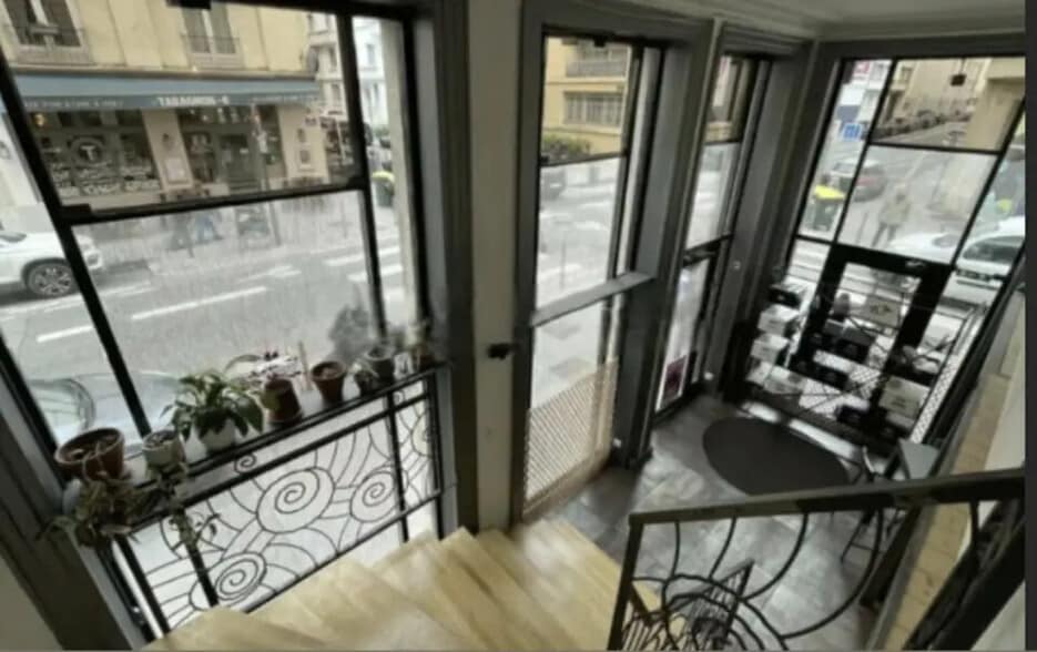 Retail in Lyon for lease - Interior Photo - Image 2 of 10