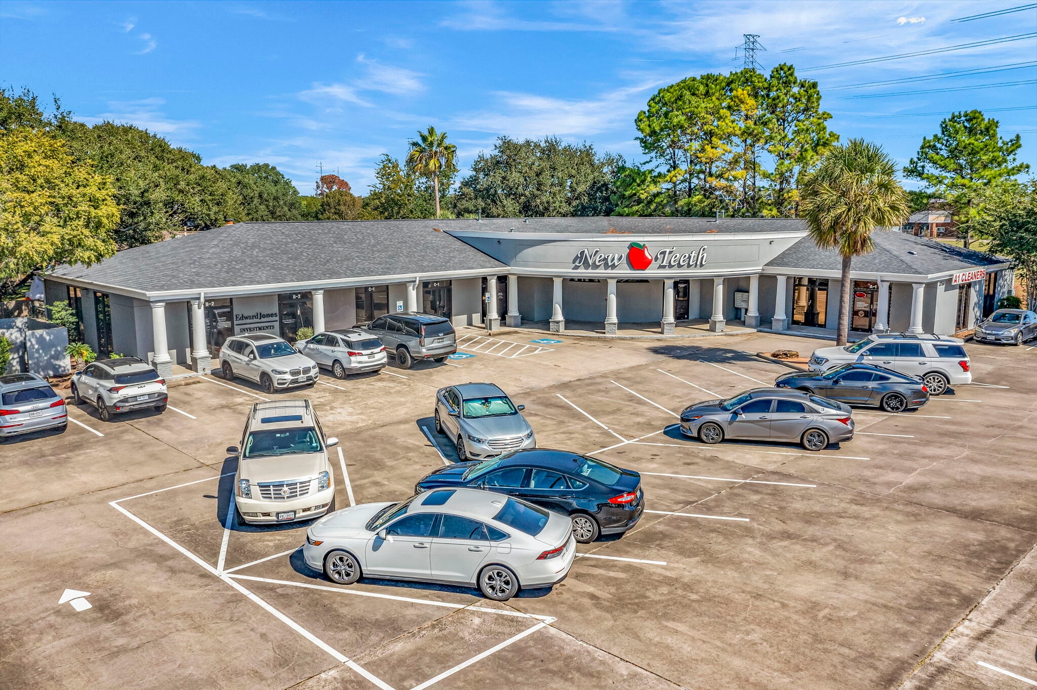 2750 W Main St, League City, TX for sale Primary Photo- Image 1 of 7