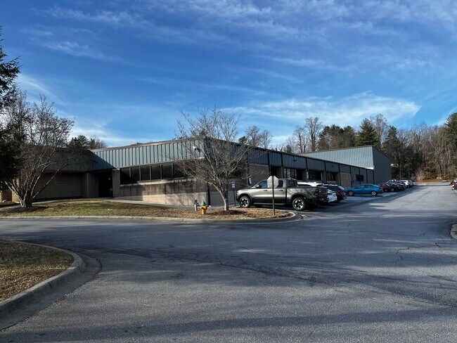 More details for 575-605 Sweeten Creek Industrial Park, Asheville, NC - Flex for Sale
