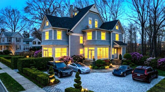 More details for 54 Parkwood Blvd, Hudson, NY - Multifamily for Sale