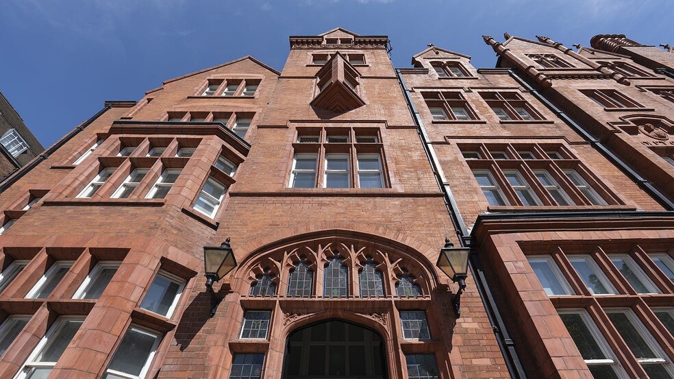100 Hammersmith Rd, London for lease - Building Photo - Image 2 of 7