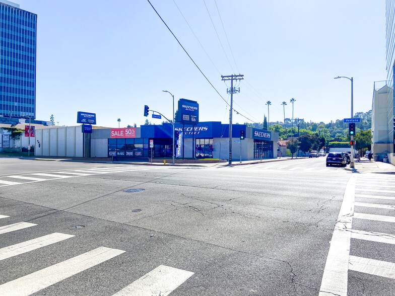 15960 Ventura Blvd, Encino, CA for lease - Building Photo - Image 2 of 3