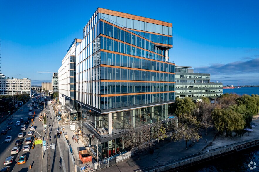 125 Queens Quay E, Toronto, ON à louer - Photo principale - Image 1 de 6