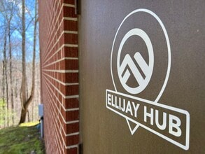 443 Pleasant Grove Rd, Ellijay, GA à louer Photo du bâtiment- Image 1 de 5