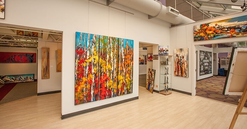 625 11th Ave SW, Calgary, AB à louer - Photo intérieure - Image 3 de 17