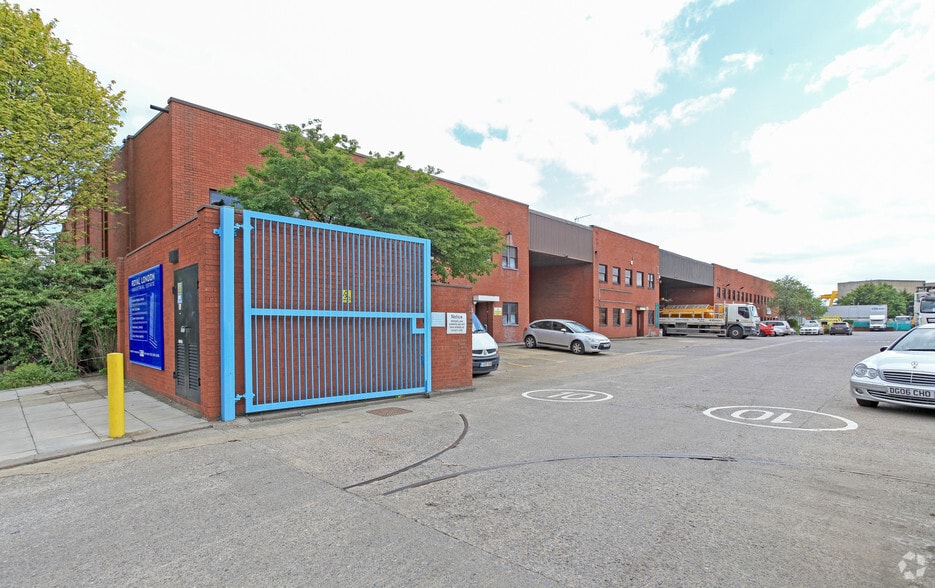 29-35 North Acton Rd, London for lease - Building Photo - Image 2 of 3
