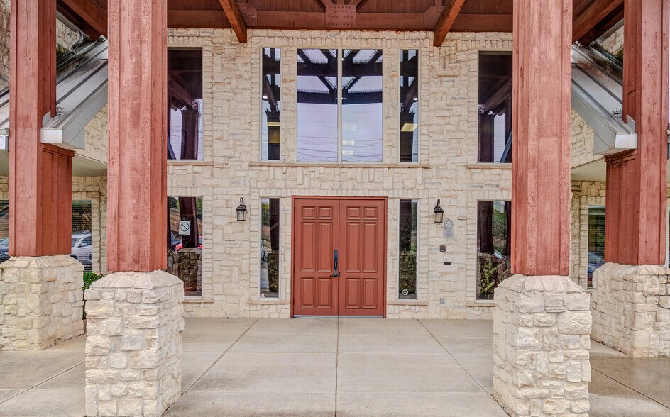 8101 Boat Club Rd, Fort Worth, TX à louer - Photo du bâtiment - Image 3 de 10