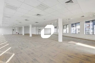 Office in Bourg-la-Reine for lease Interior Photo- Image 2 of 14