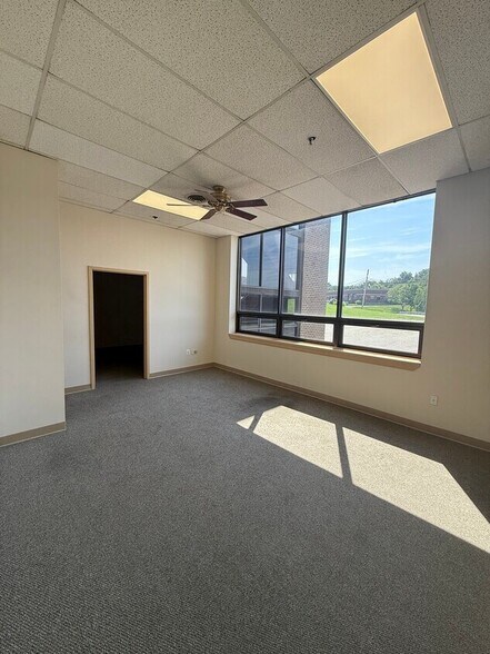 1-208 Azar Ct, Arbutus, MD à louer - Photo du bâtiment - Image 2 de 13