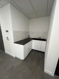 Bureau dans Aubagne à louer - Photo du bâtiment - Image 2 de 5