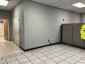 4015 Helton Dr, Florence, AL for lease Building Photo- Image 2 of 8