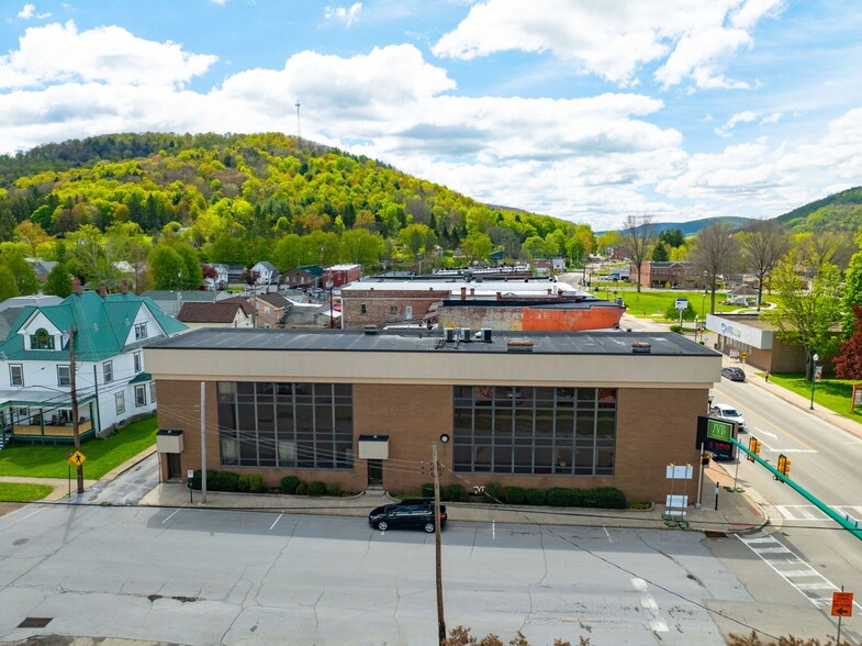 64 N Main St, Port Allegany, PA à louer - Photo du bâtiment - Image 2 de 2