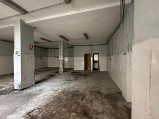 Plus de détails pour Multi-résidentiel à vendre