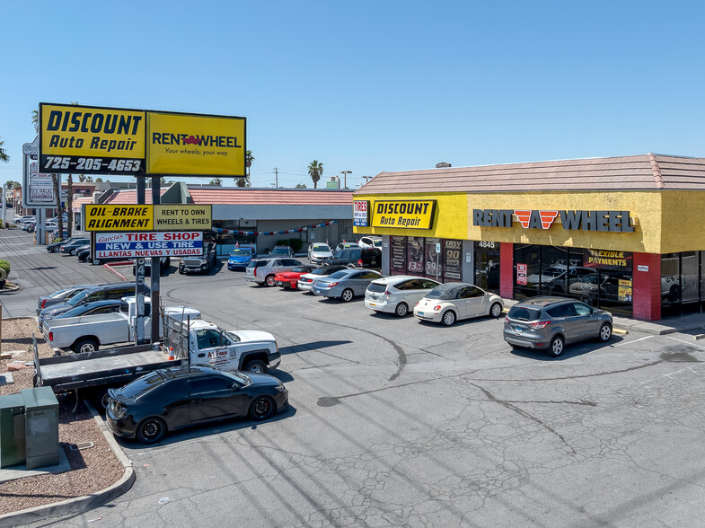 4845 S Pecos Rd, Las Vegas, NV à vendre - Photo du bâtiment - Image 2 de 11