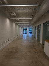 401-405 NW 26th St, Miami, FL à louer Photo intérieure- Image 1 de 2