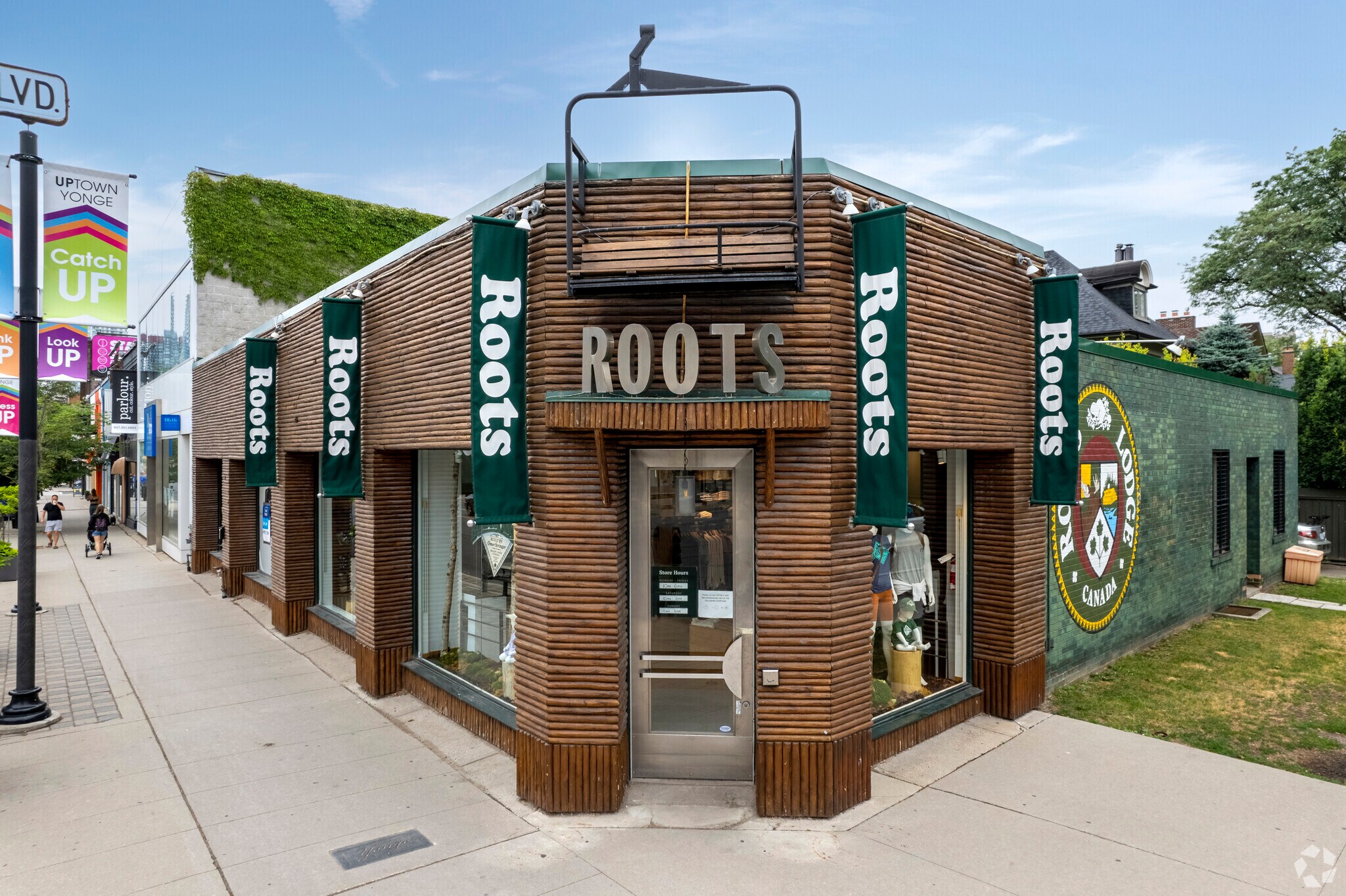 2666 Yonge St, Toronto, ON for sale Primary Photo- Image 1 of 1