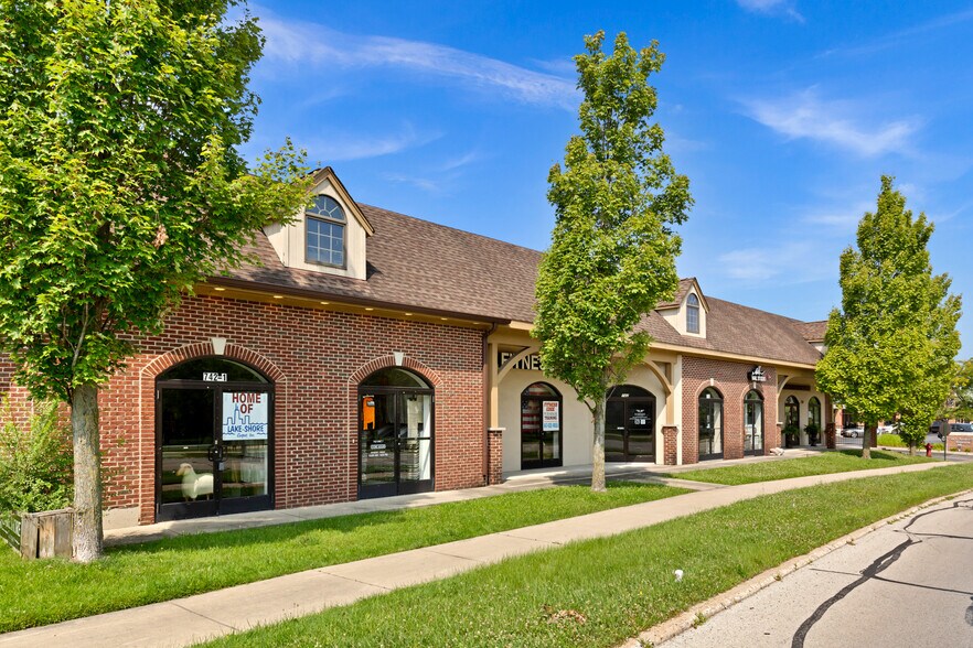 742 Sheridan Rd, Highwood, IL à vendre - Photo du bâtiment - Image 2 de 10