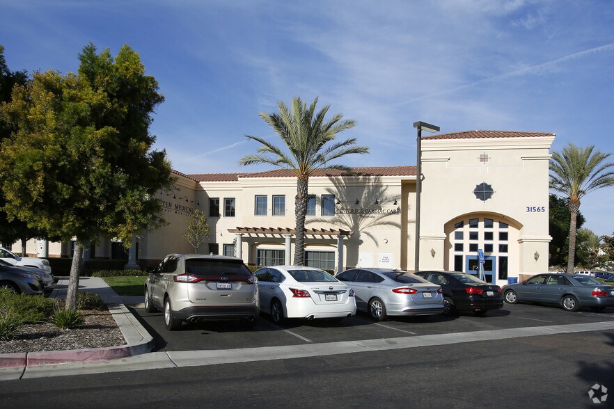 31565 Rancho Pueblo Rd, Temecula, CA à louer - Photo du bâtiment - Image 2 de 8