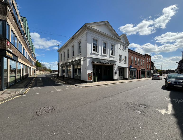 30-30A Southgate, Chichester à louer - Photo du bâtiment - Image 1 de 1