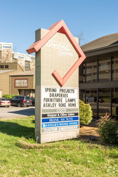 4231-4239 Harding Rd, Nashville, TN for lease - Building Photo - Image 3 of 7