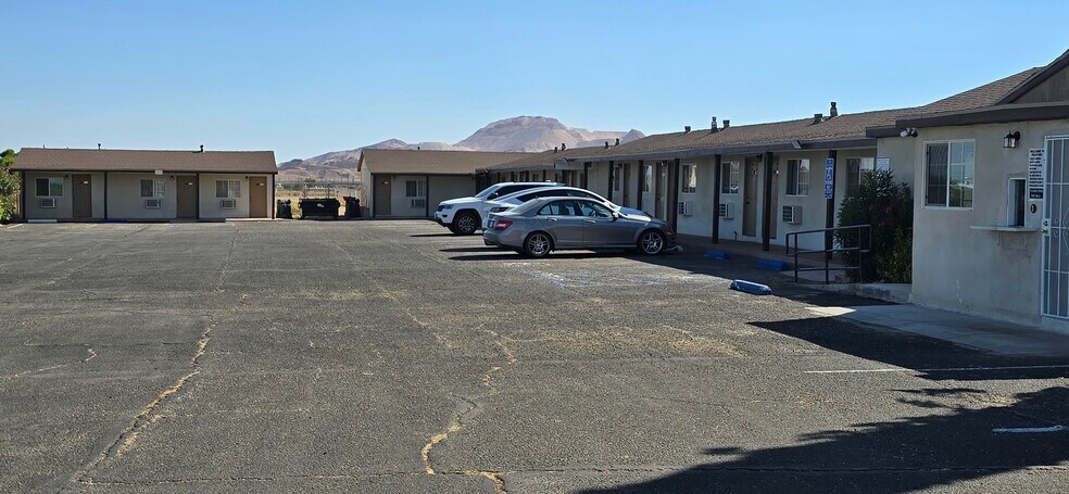 2128 State Highway 58 Business Route E, Mojave, CA à vendre - Photo du bâtiment - Image 2 de 18