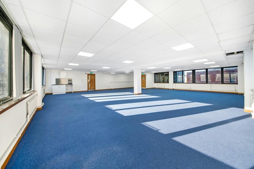 Ringway, Preston for lease - Building Photo - Image 3 of 17