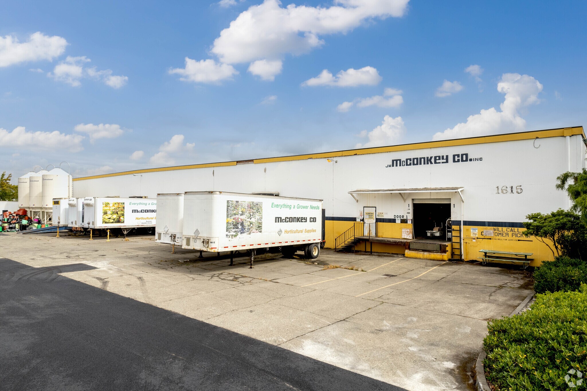 1615 Puyallup St, Sumner, WA à vendre Photo du bâtiment- Image 1 de 5