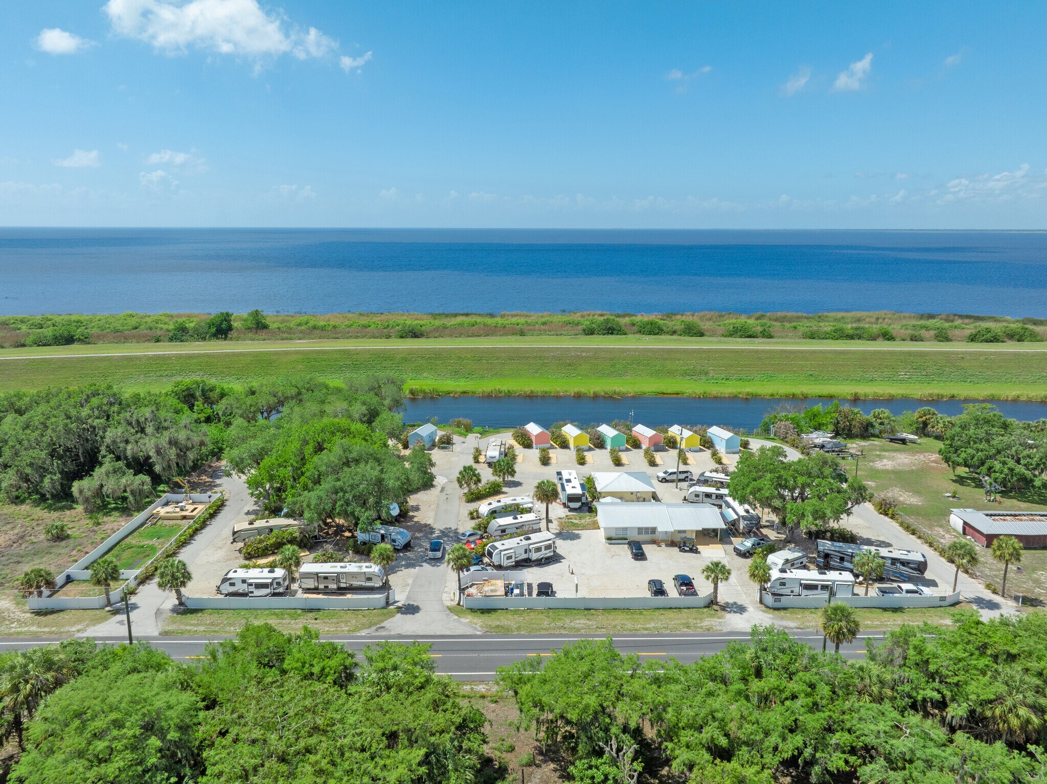 6070 US Highway 441 SE, Okeechobee, FL à vendre Photo du bâtiment- Image 1 de 14