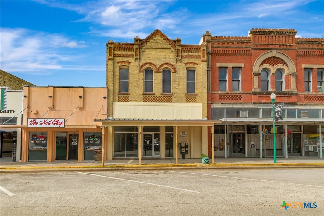 119 E Main St, Cuero, TX à vendre Photo du bâtiment- Image 1 de 39