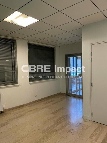 5 Rue Saint Hilaire, Reims for lease - Interior Photo - Image 2 of 5