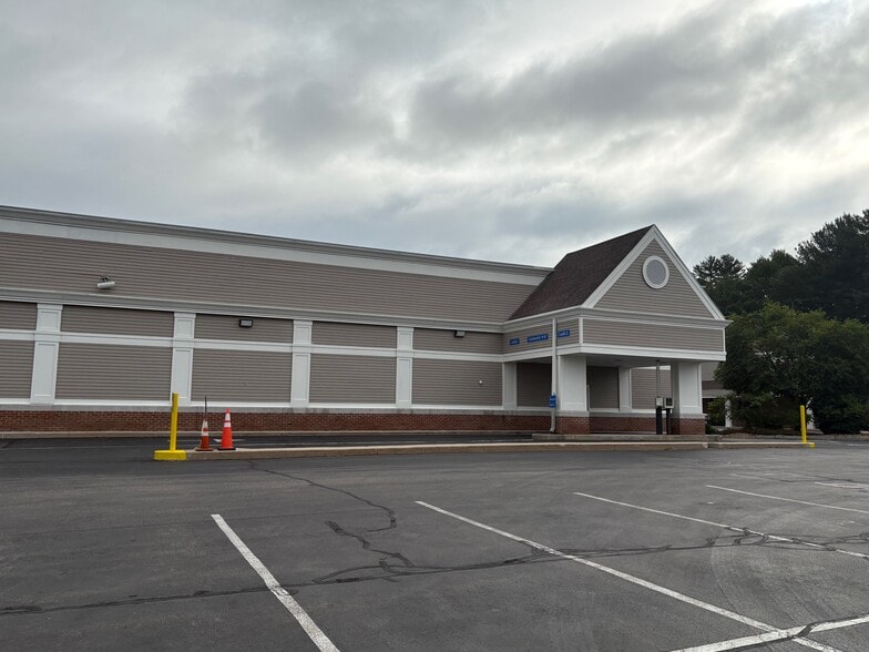 123 Nashua Rd, Londonderry, NH for lease - Building Photo - Image 3 of 7