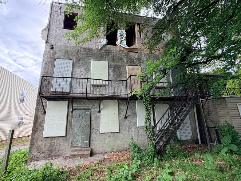 1115 Upland St, Chester, PA for sale - Building Photo - Image 3 of 19