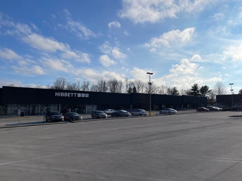 3120-3180 Richmond Rd, Lexington, KY à louer - Photo du bâtiment - Image 2 de 9