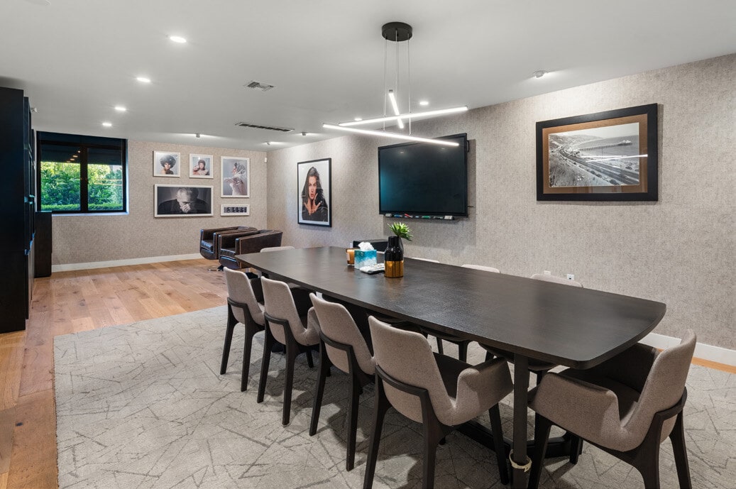 9247 Alden Dr, Beverly Hills, CA for lease Interior Photo- Image 1 of 7