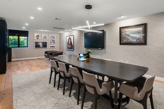 9247 Alden Dr, Beverly Hills, CA for lease Interior Photo- Image 1 of 7